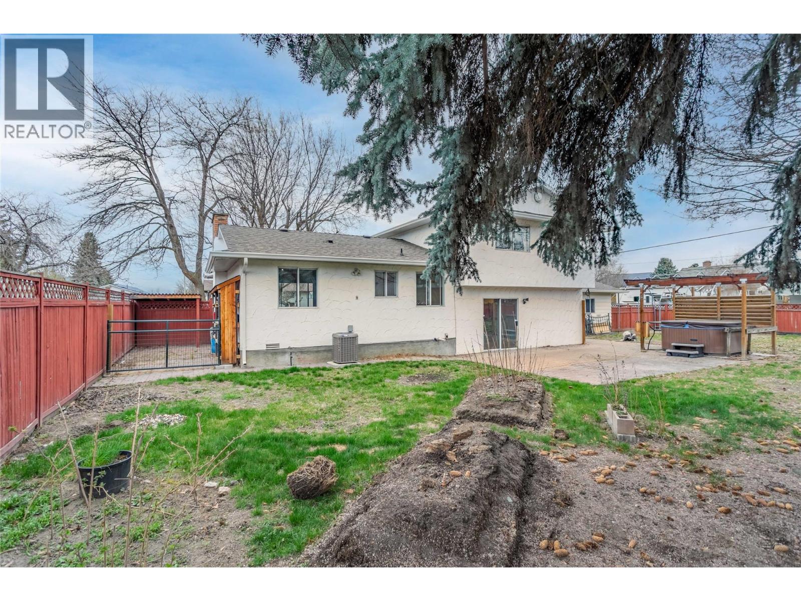 693 Paret Place, Kelowna, British Columbia  V1W 2K6 - Photo 55 - 10382187