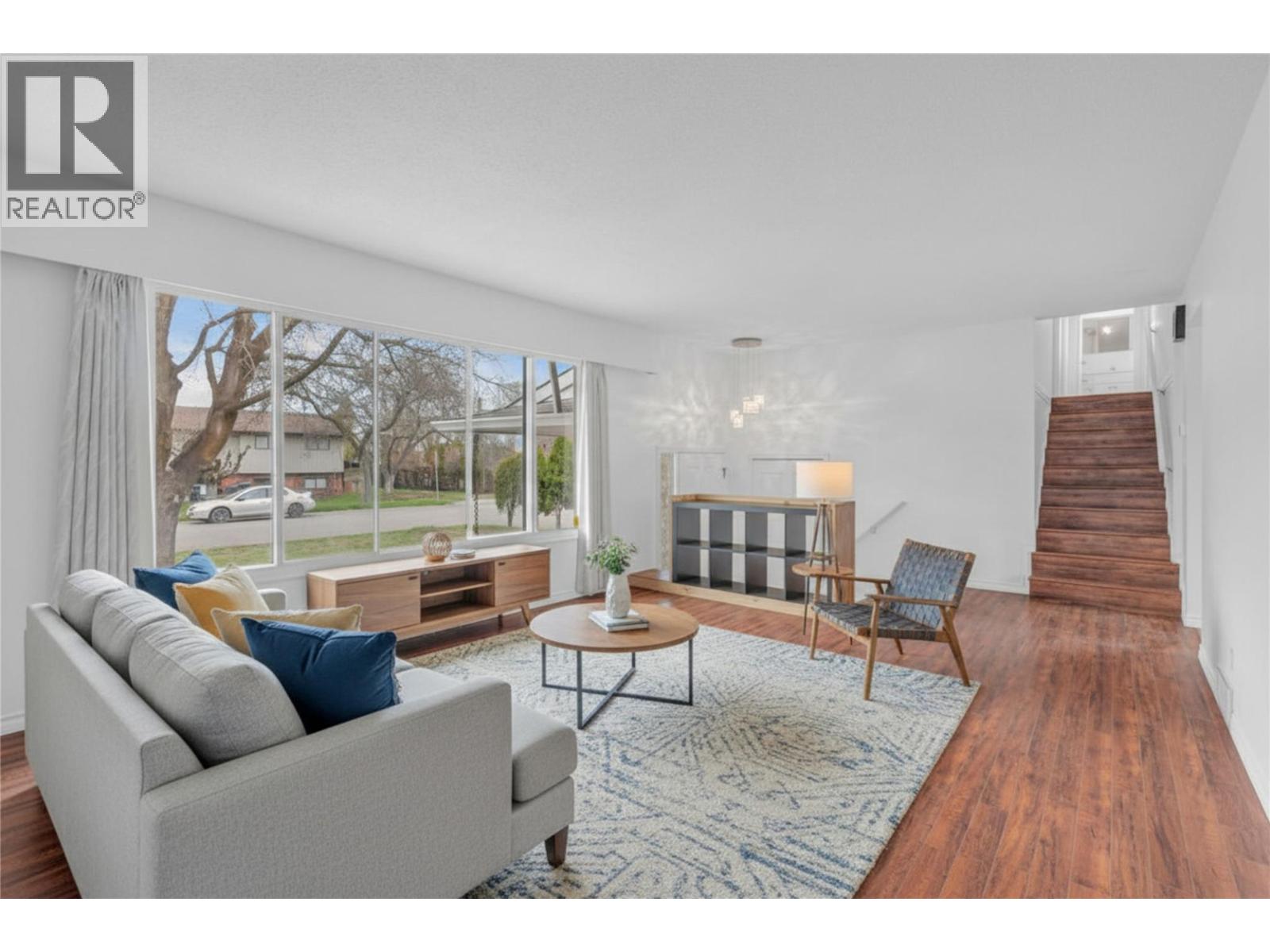 693 Paret Place, Kelowna, British Columbia  V1W 2K6 - Photo 9 - 10382187