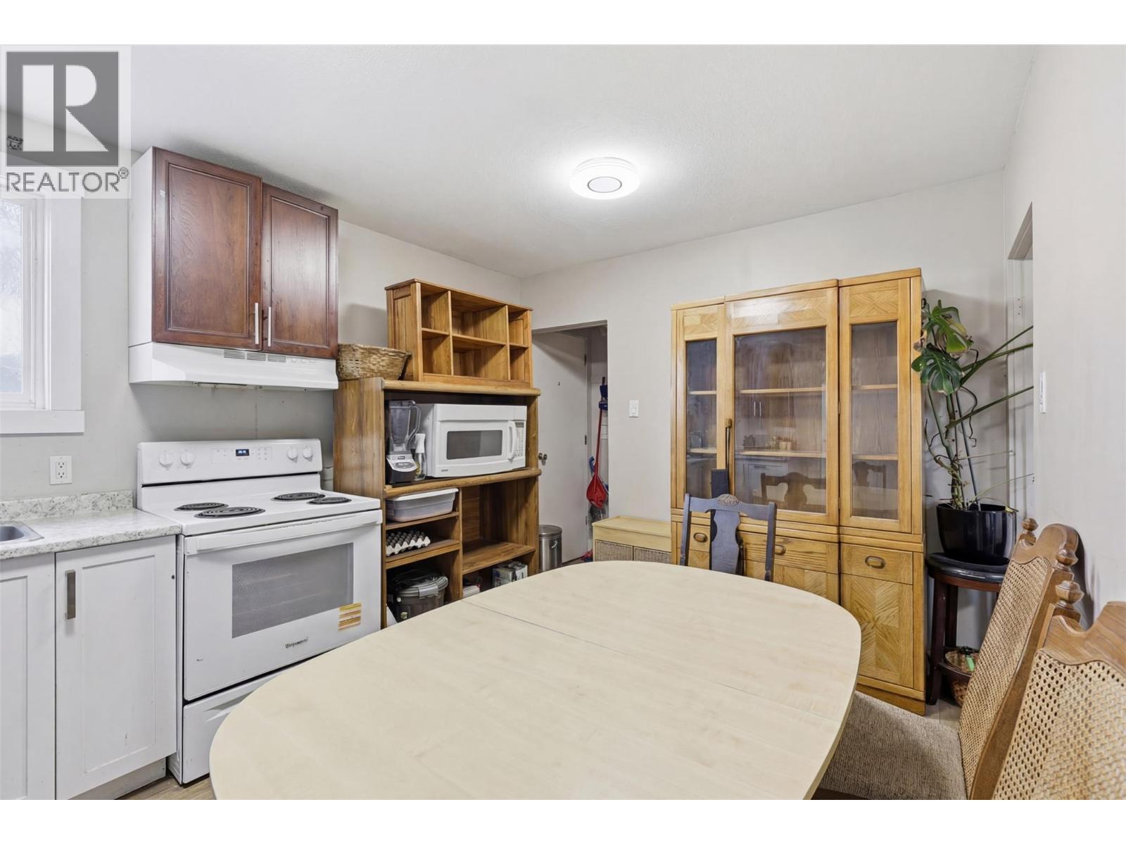 1331 Selkirk Avenue, Kamloops, British Columbia  V2B 1V8 - Photo 10 - 10382355