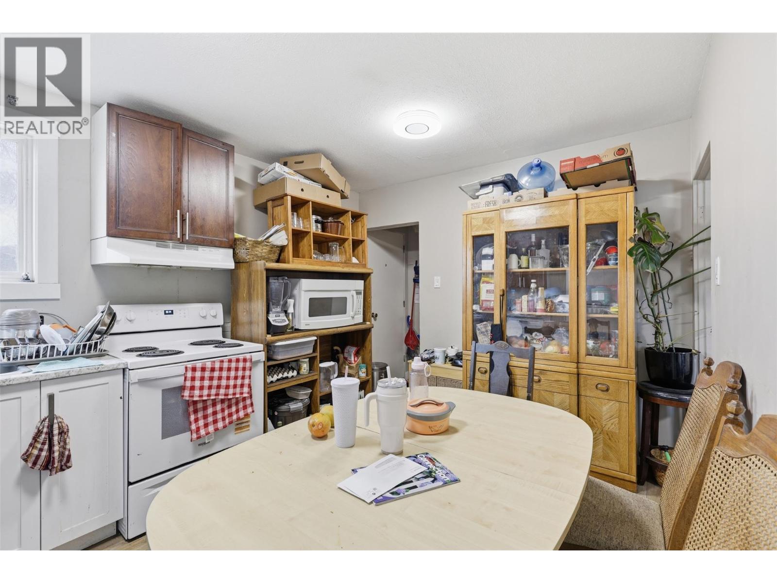 1331 Selkirk Avenue, Kamloops, British Columbia  V2B 1V8 - Photo 11 - 10382355