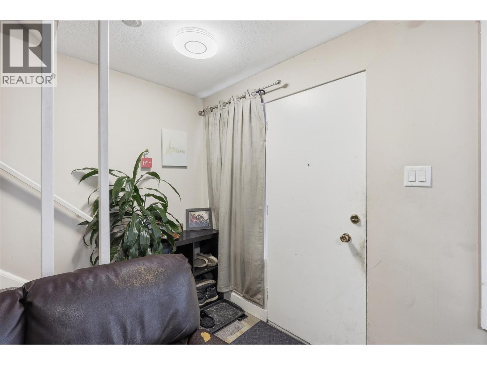 1331 Selkirk Avenue, Kamloops, British Columbia  V2B 1V8 - Photo 6 - 10382355