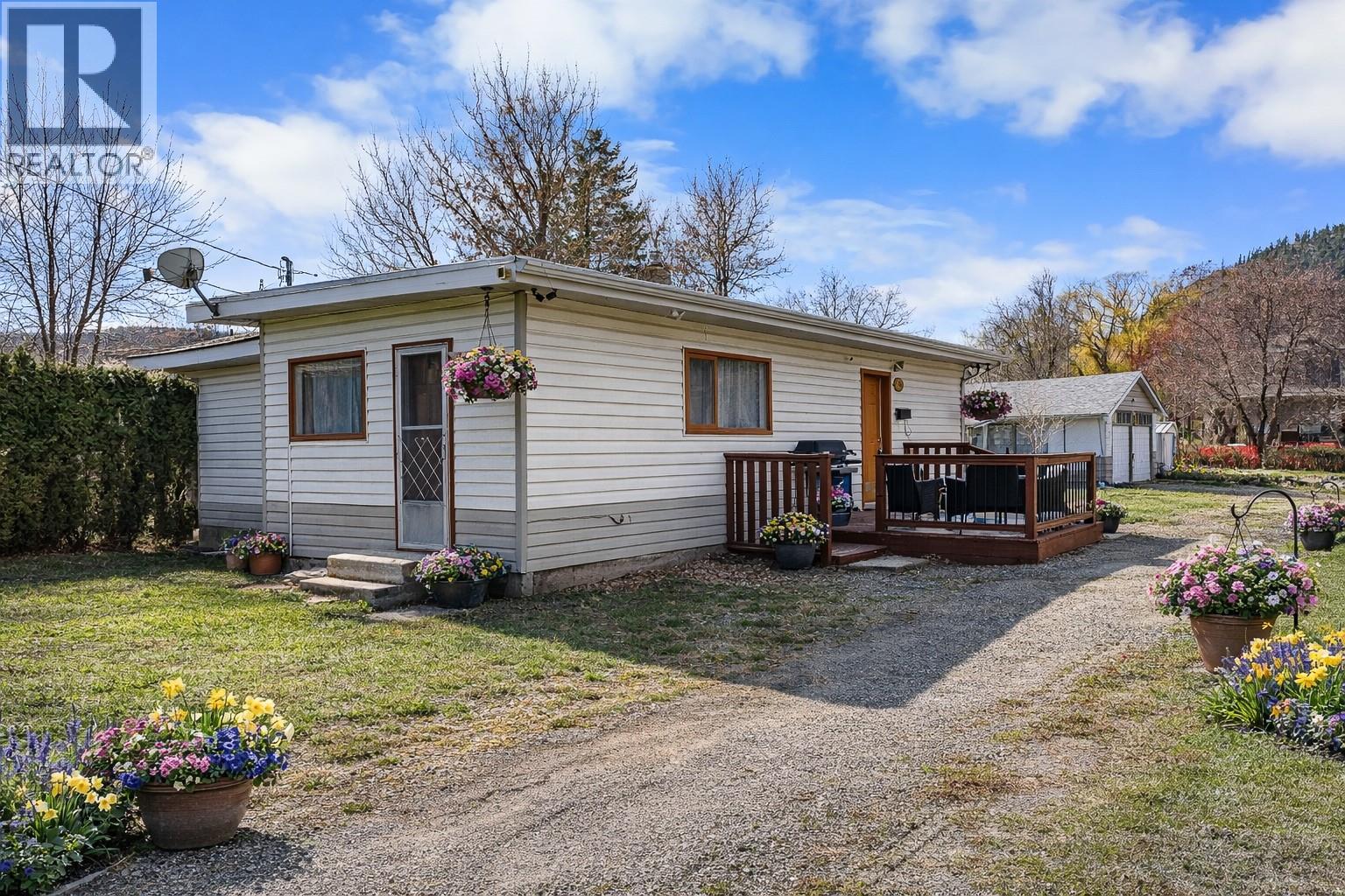 2498 Chapman Street, Merritt, British Columbia  V1K 1J7 - Photo 1 - 10382668