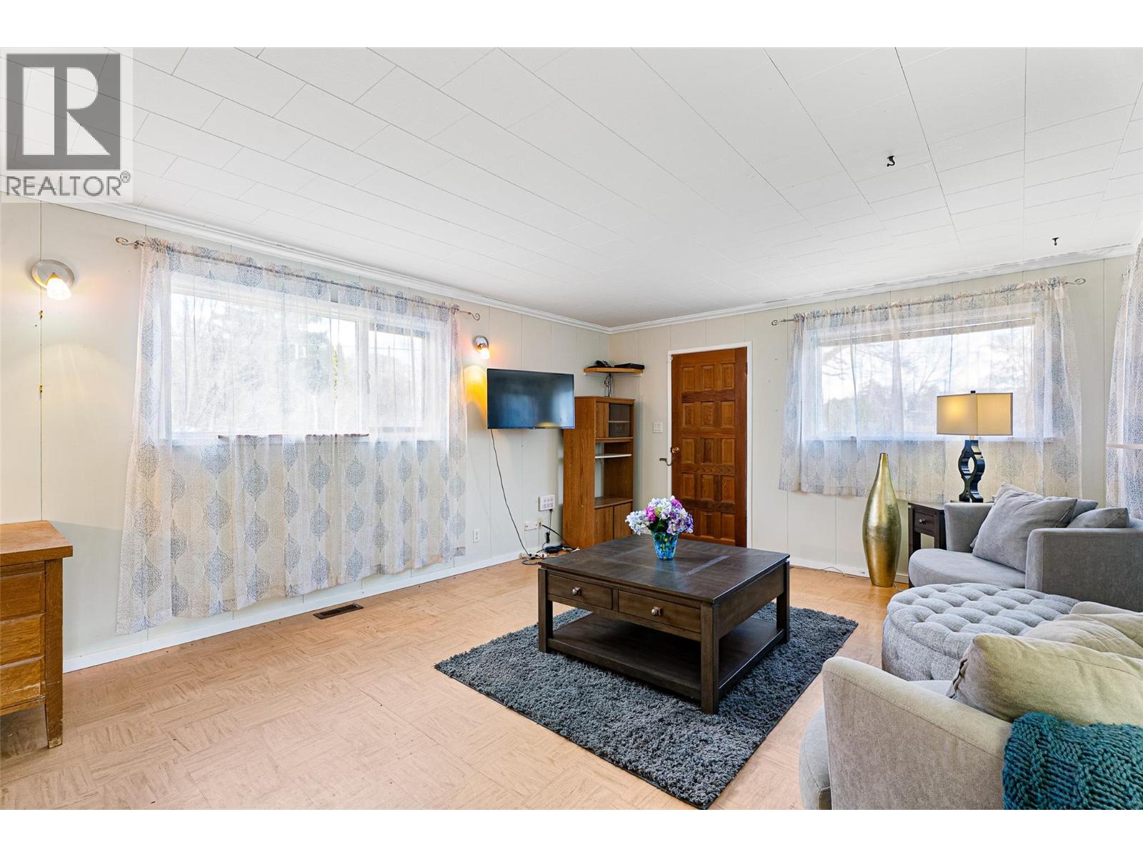 2498 Chapman Street, Merritt, British Columbia  V1K 1J7 - Photo 5 - 10382668