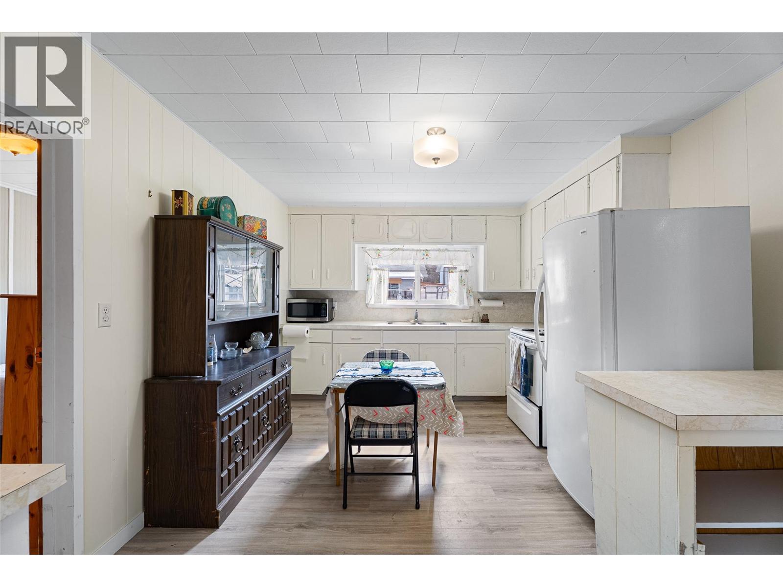 2498 Chapman Street, Merritt, British Columbia  V1K 1J7 - Photo 6 - 10382668