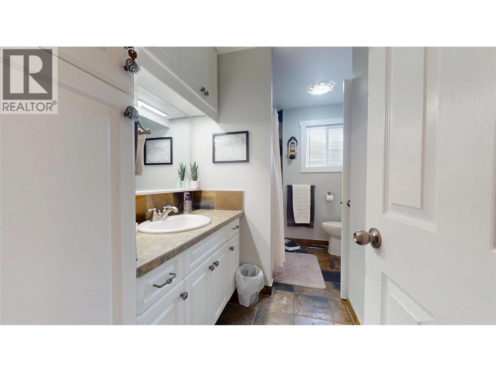 10 Mt Trinity Avenue, Fernie, British Columbia  V0B 1M3 - Photo 17 - 10382520