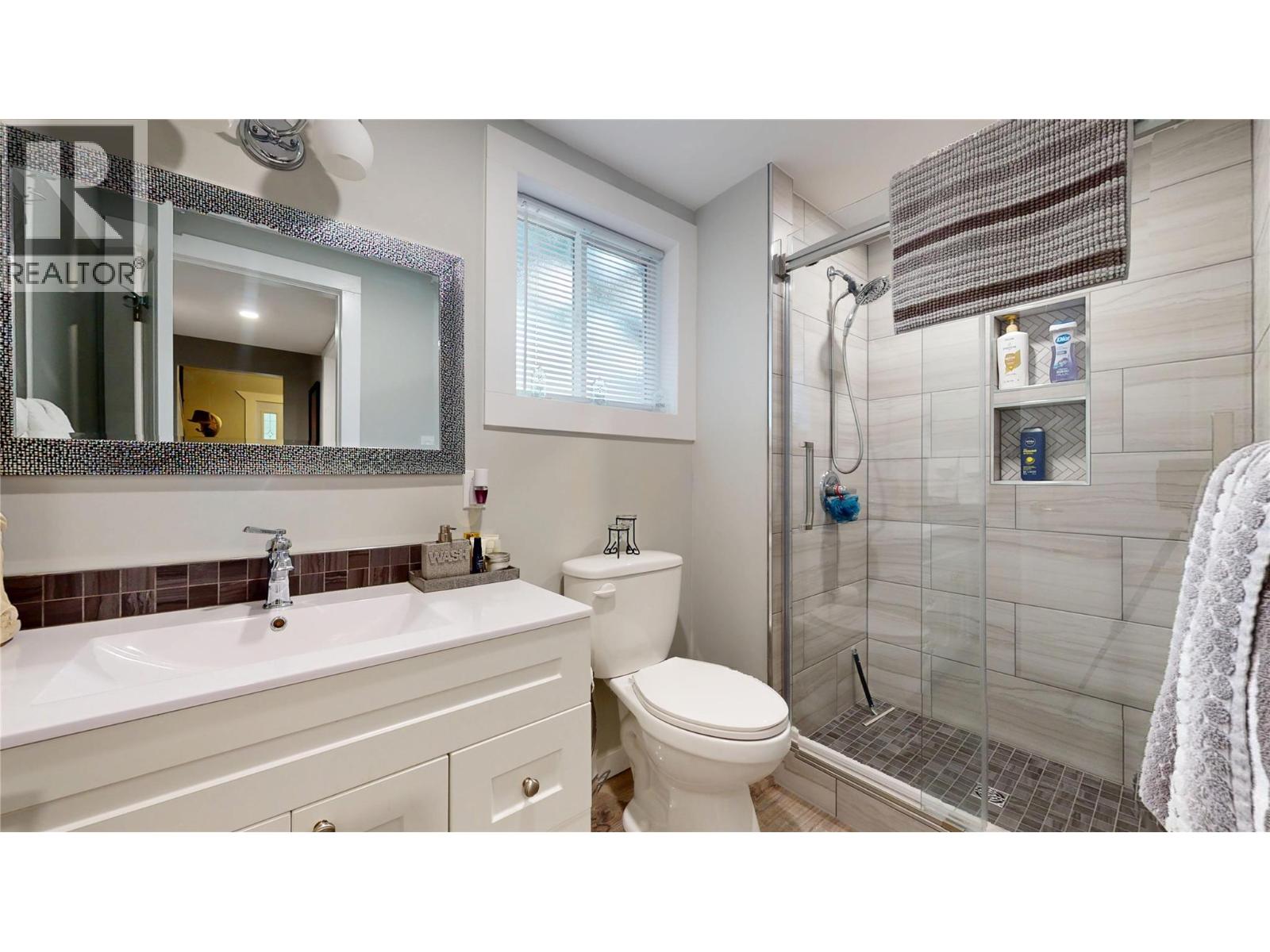 10 Mt Trinity Avenue, Fernie, British Columbia  V0B 1M3 - Photo 25 - 10382520