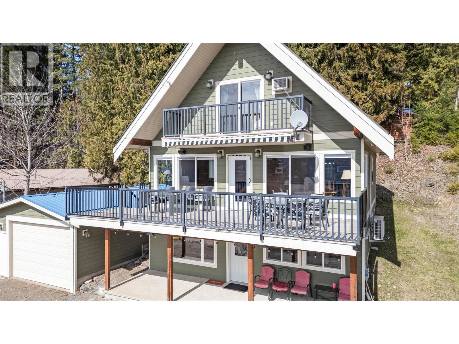 7577 Squilax Anglemont Road, Anglemont, British Columbia  V0E 1M8 - Photo 1 - 10382691