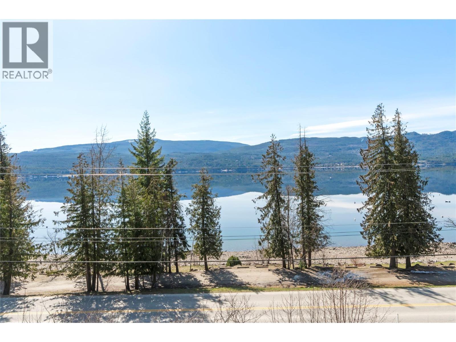 7577 Squilax Anglemont Road, Anglemont, British Columbia  V0E 1M8 - Photo 10 - 10382691