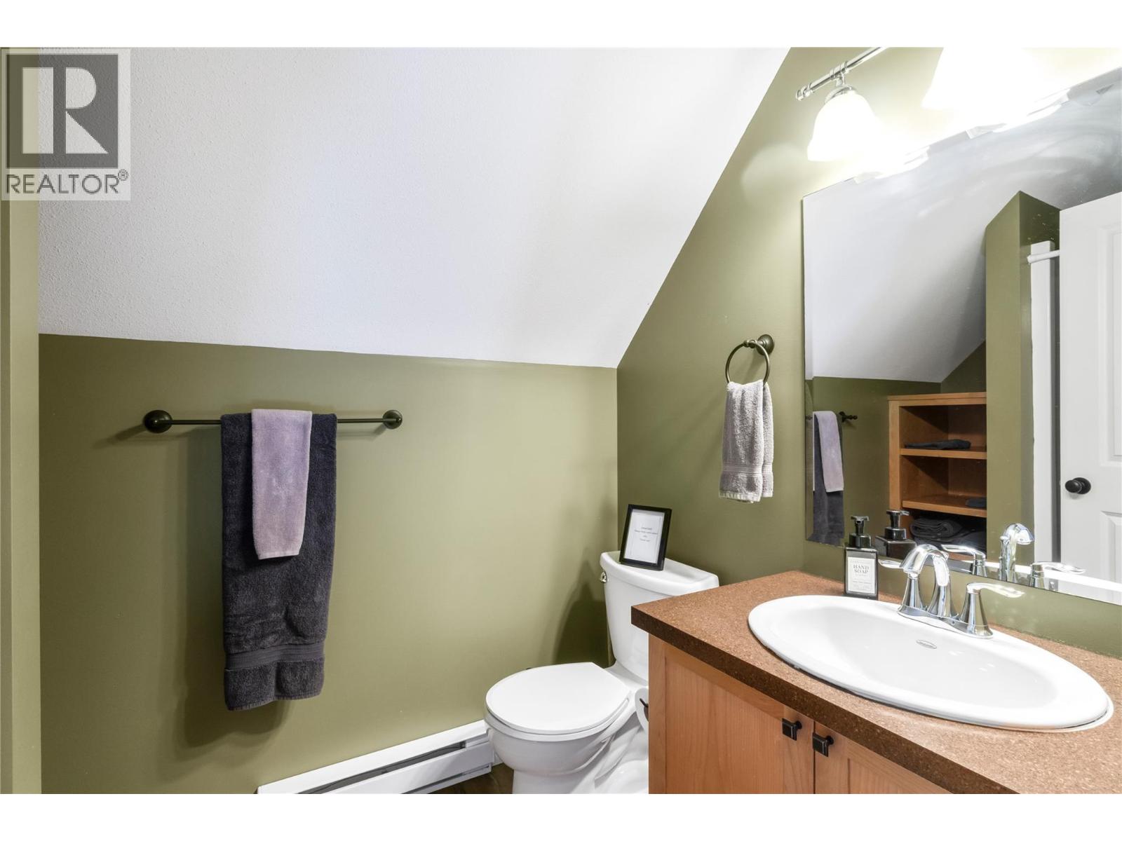 7577 Squilax Anglemont Road, Anglemont, British Columbia  V0E 1M8 - Photo 13 - 10382691