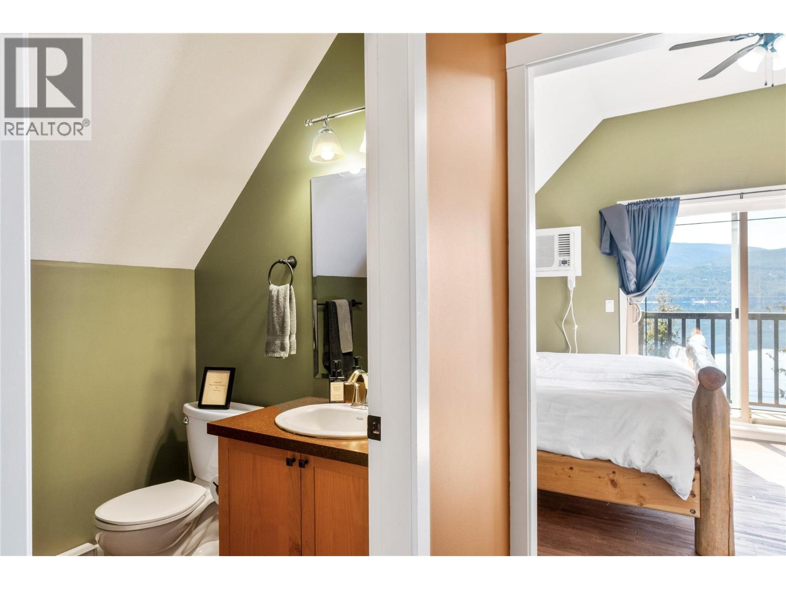 7577 Squilax Anglemont Road, Anglemont, British Columbia  V0E 1M8 - Photo 14 - 10382691