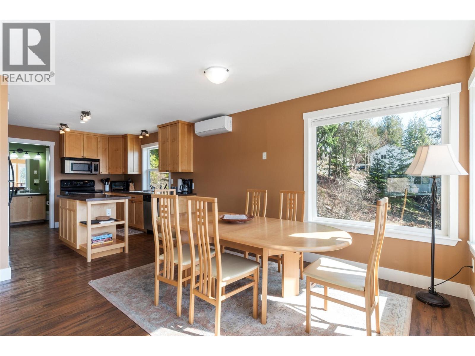 7577 Squilax Anglemont Road, Anglemont, British Columbia  V0E 1M8 - Photo 18 - 10382691