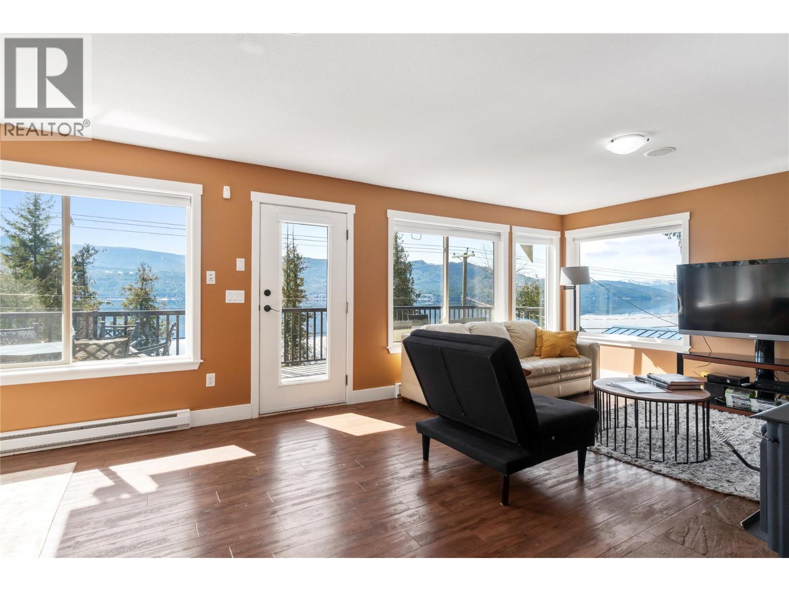 7577 Squilax Anglemont Road, Anglemont, British Columbia  V0E 1M8 - Photo 21 - 10382691