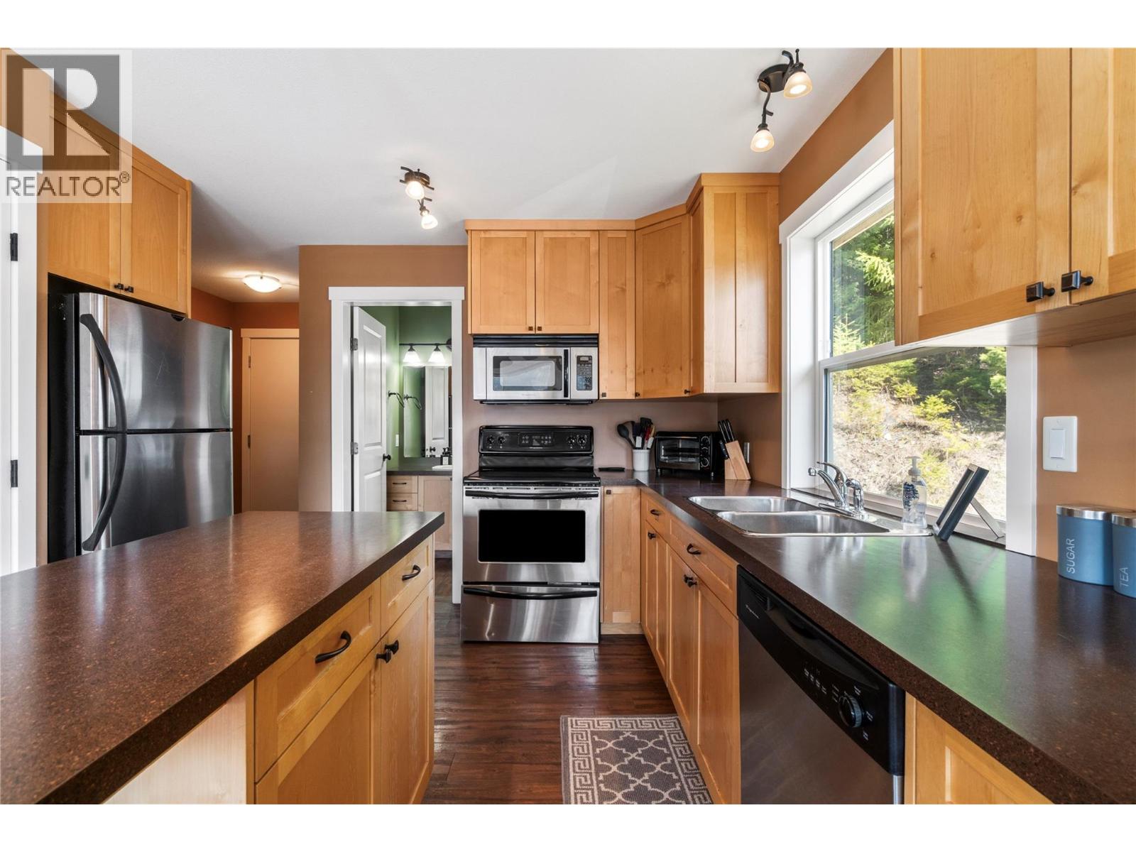 7577 Squilax Anglemont Road, Anglemont, British Columbia  V0E 1M8 - Photo 23 - 10382691