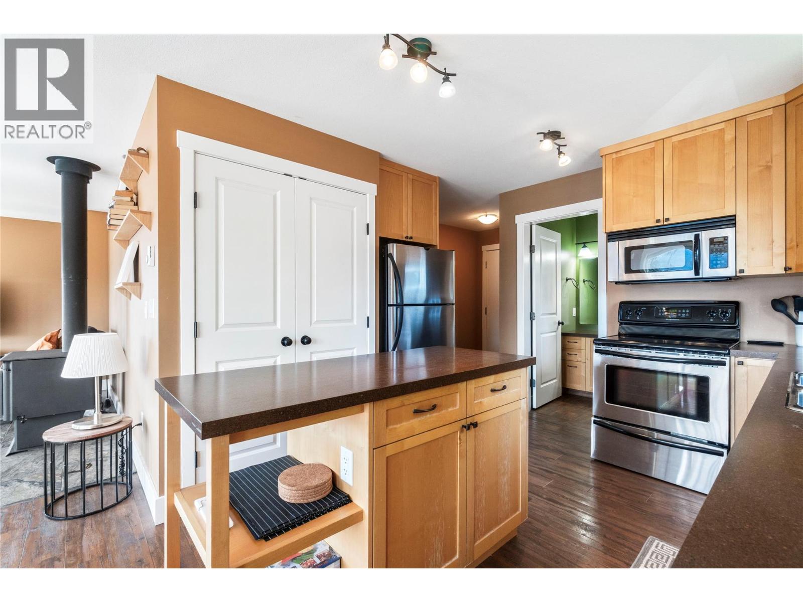 7577 Squilax Anglemont Road, Anglemont, British Columbia  V0E 1M8 - Photo 24 - 10382691