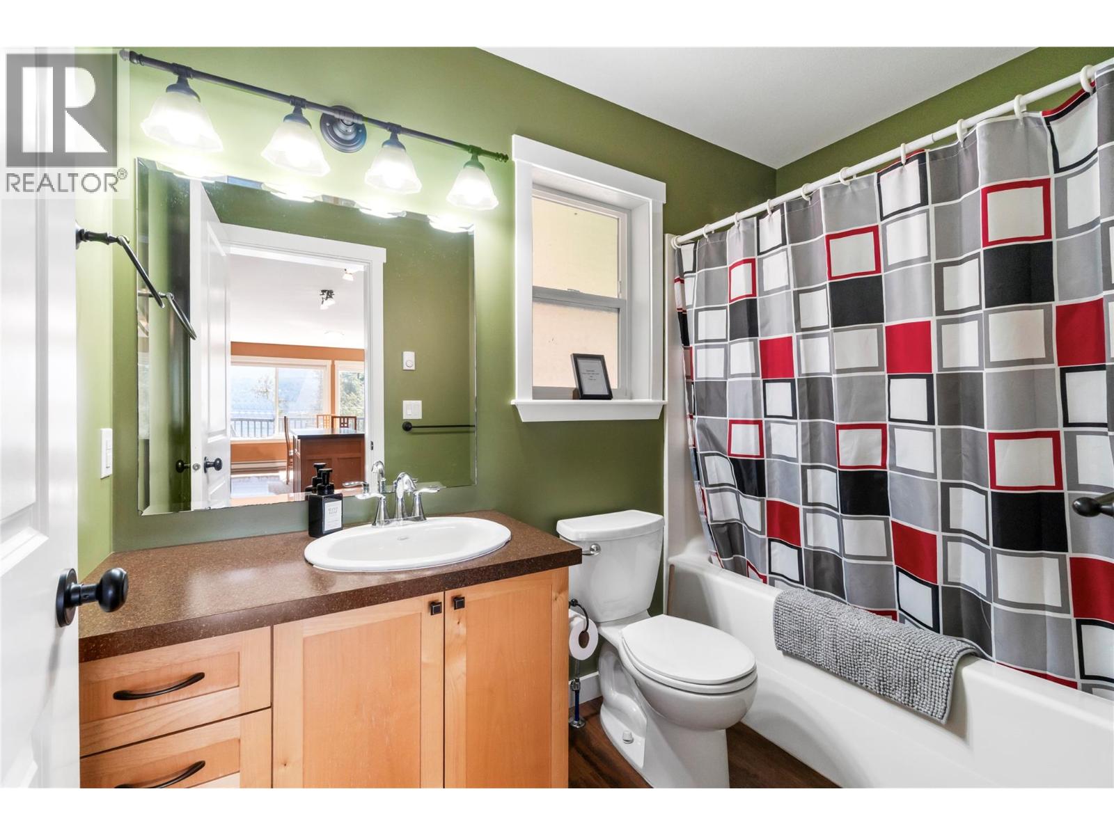 7577 Squilax Anglemont Road, Anglemont, British Columbia  V0E 1M8 - Photo 26 - 10382691