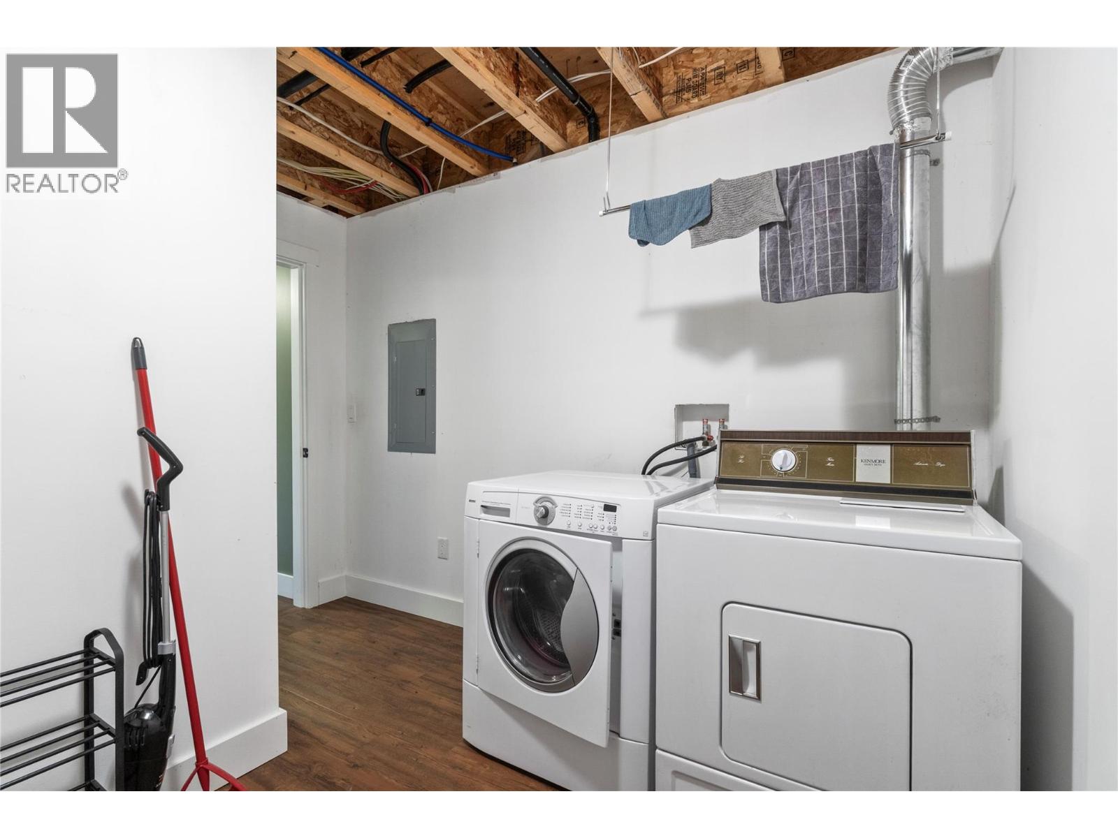 7577 Squilax Anglemont Road, Anglemont, British Columbia  V0E 1M8 - Photo 35 - 10382691