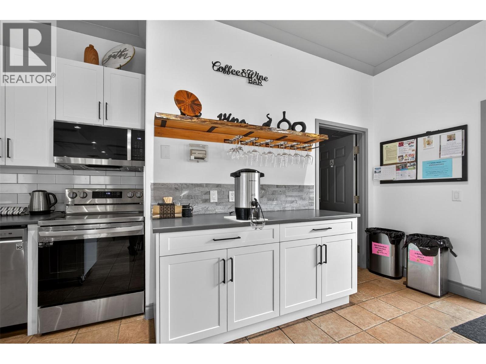 1966 Enterprise Way Unit# 213, Kelowna, British Columbia  V1Y 9S8 - Photo 28 - 10381100