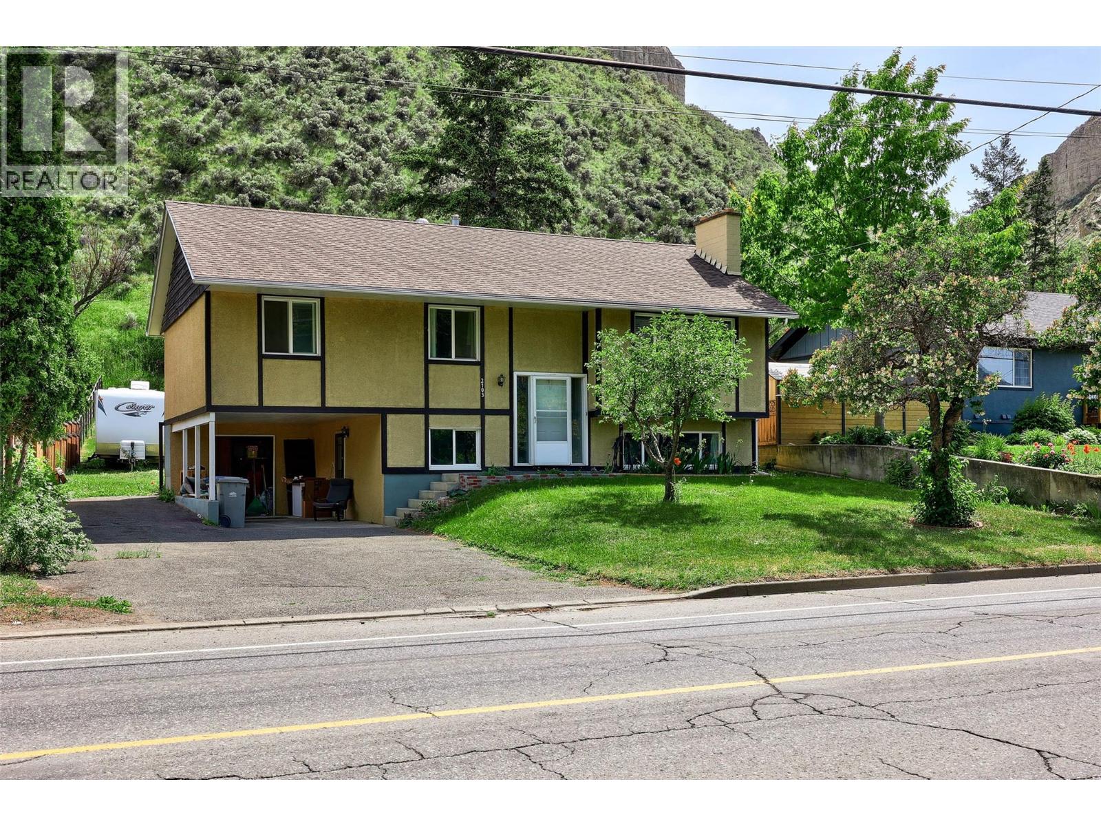 2103 Valleyview Drive, Kamloops, British Columbia  V2C 4C3 - Photo 1 - 10382697
