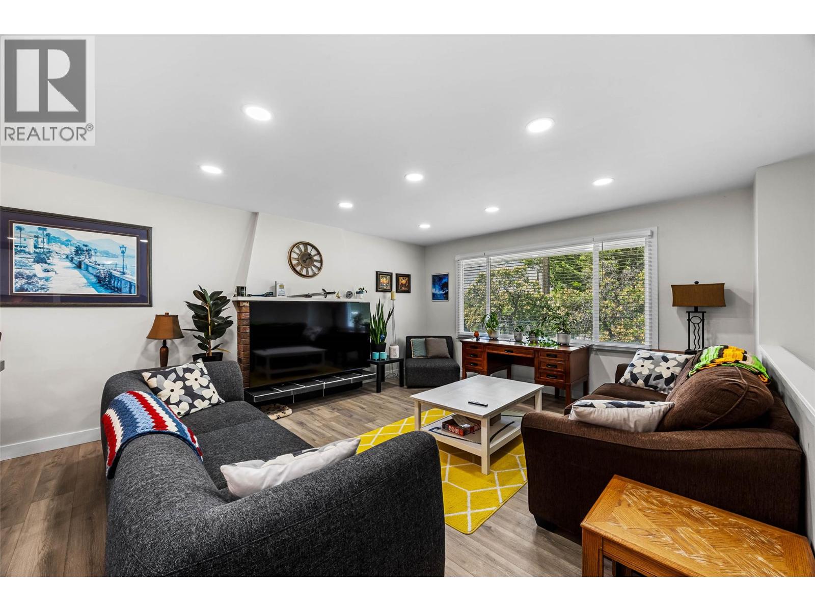 2103 Valleyview Drive, Kamloops, British Columbia  V2C 4C3 - Photo 4 - 10382697