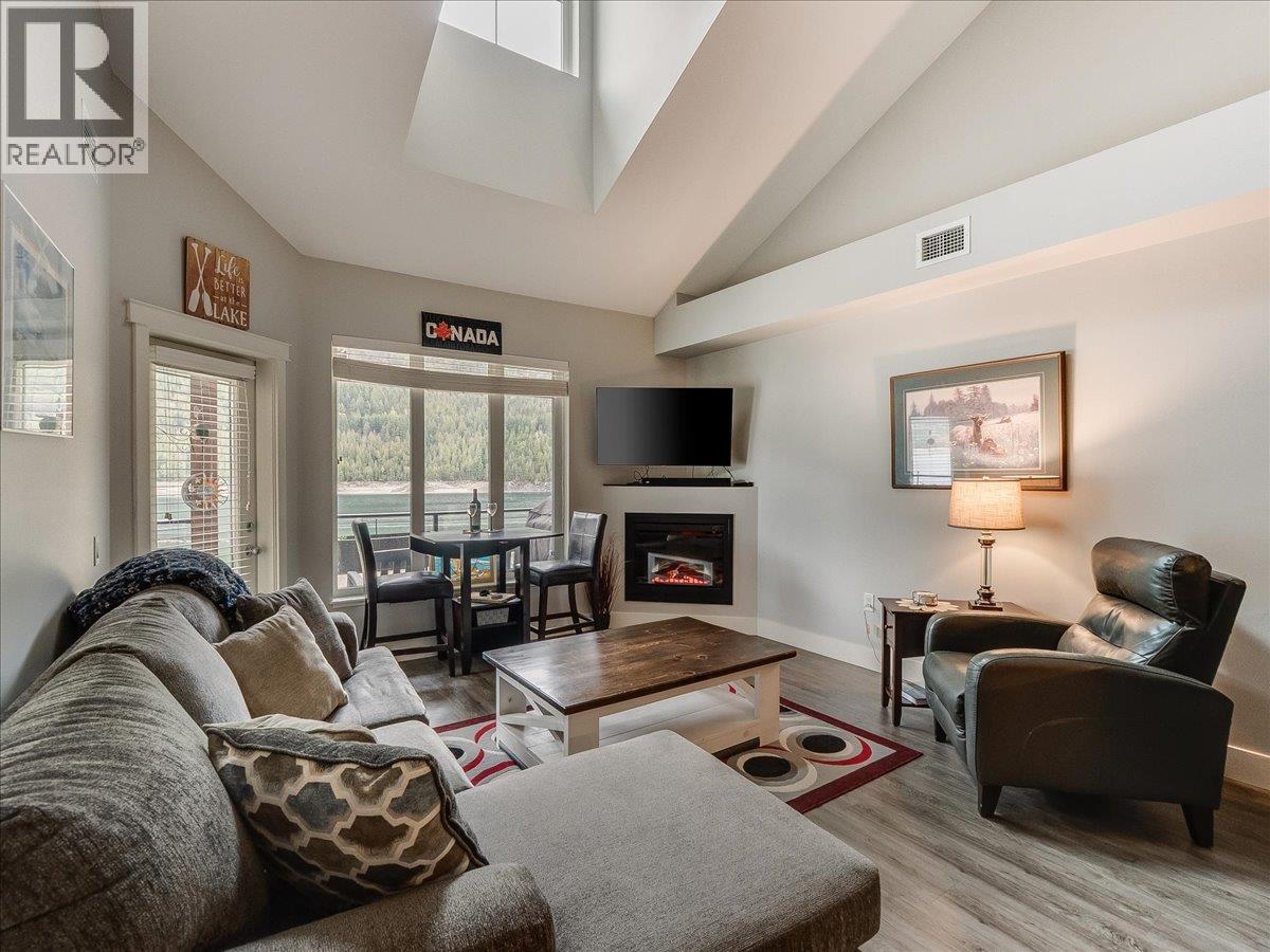 5570 Broadwater Road Unit# 314, Castlegar, British Columbia  V1N 0A1 - Photo 2 - 10382398