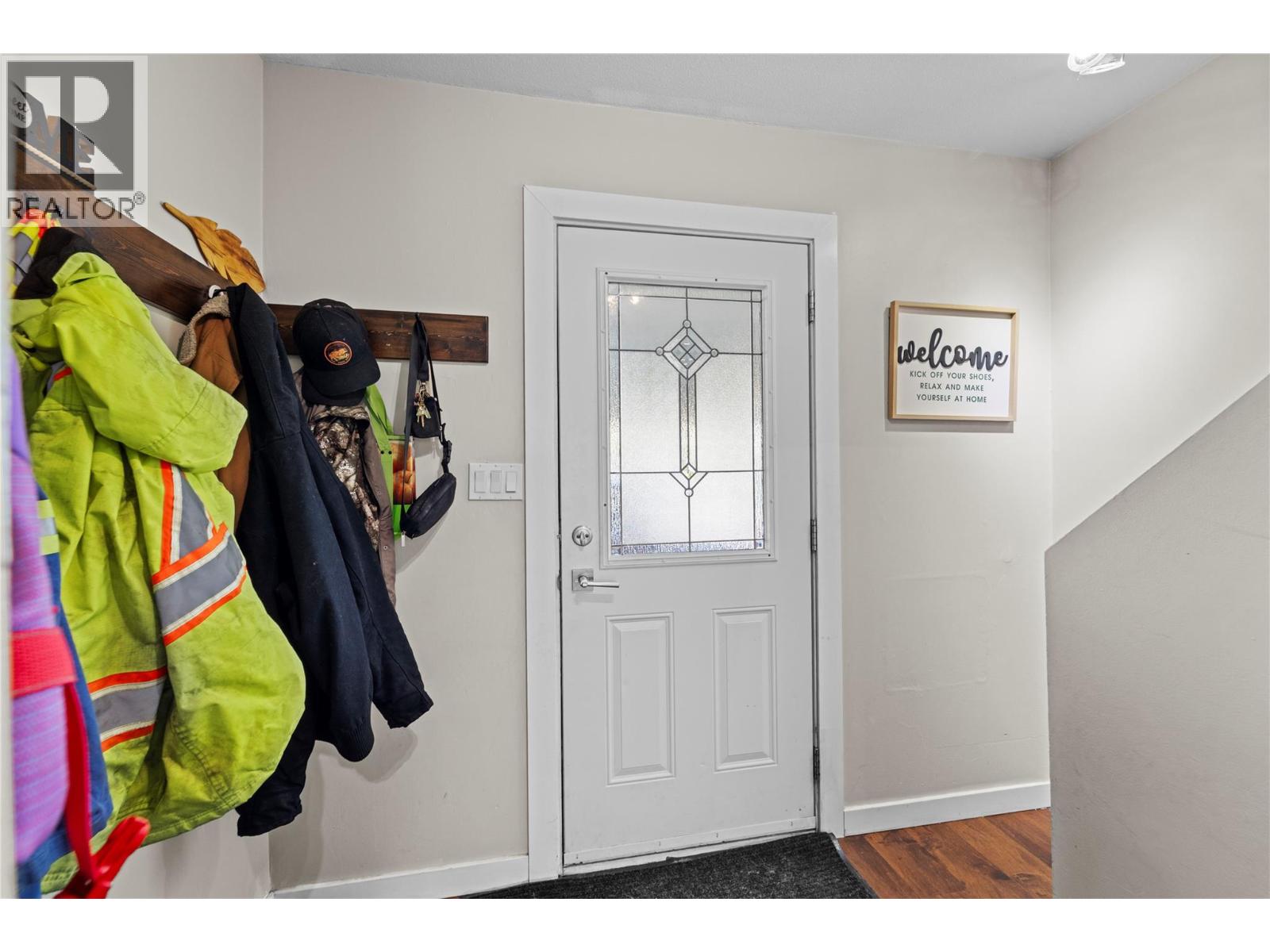 700 Collingwood Drive Unit# 4, Kamloops, British Columbia  V2B 6B9 - Photo 4 - 10382673