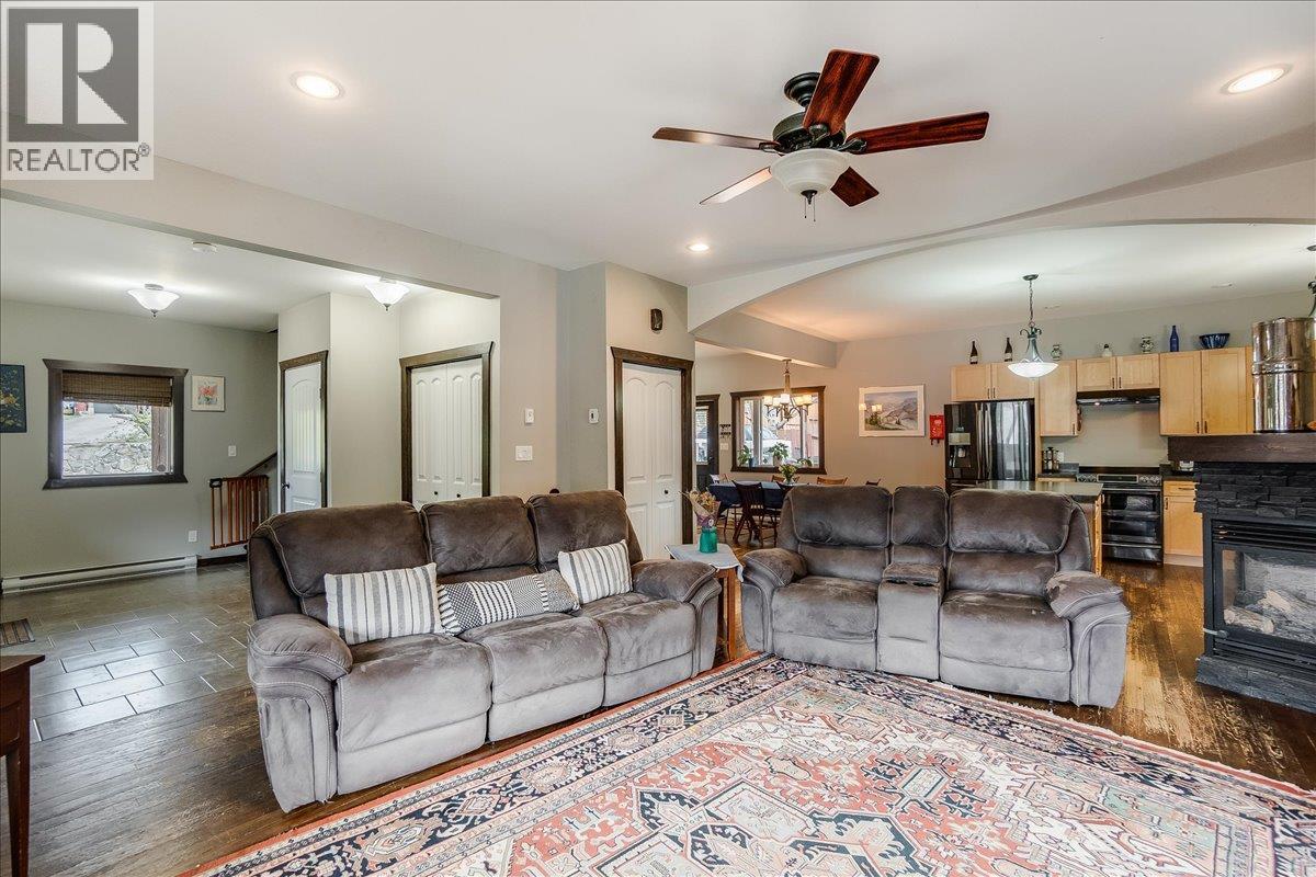 704 Fell Street, Nelson, British Columbia  V1l 3M9 - Photo 12 - 10382311