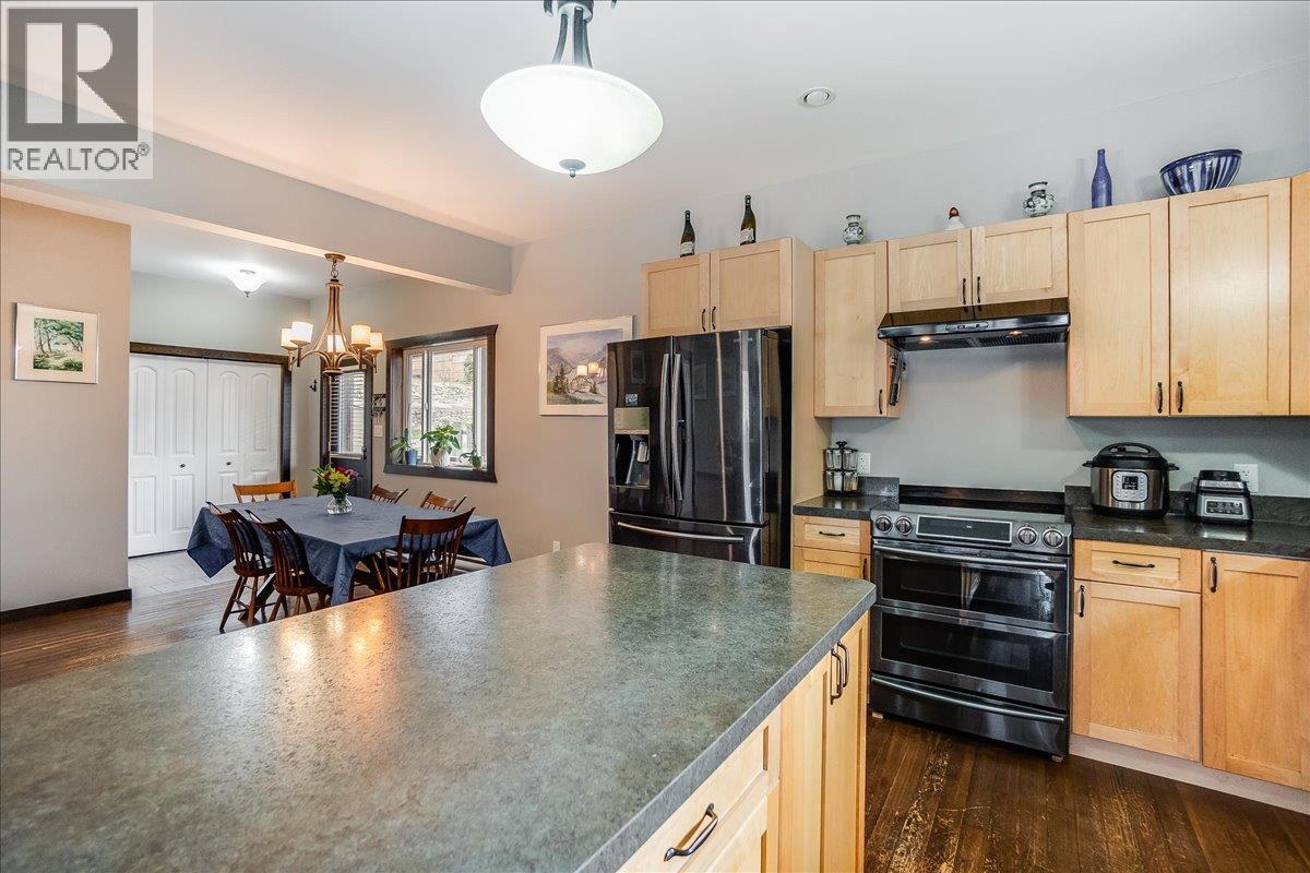 704 Fell Street, Nelson, British Columbia  V1l 3M9 - Photo 15 - 10382311