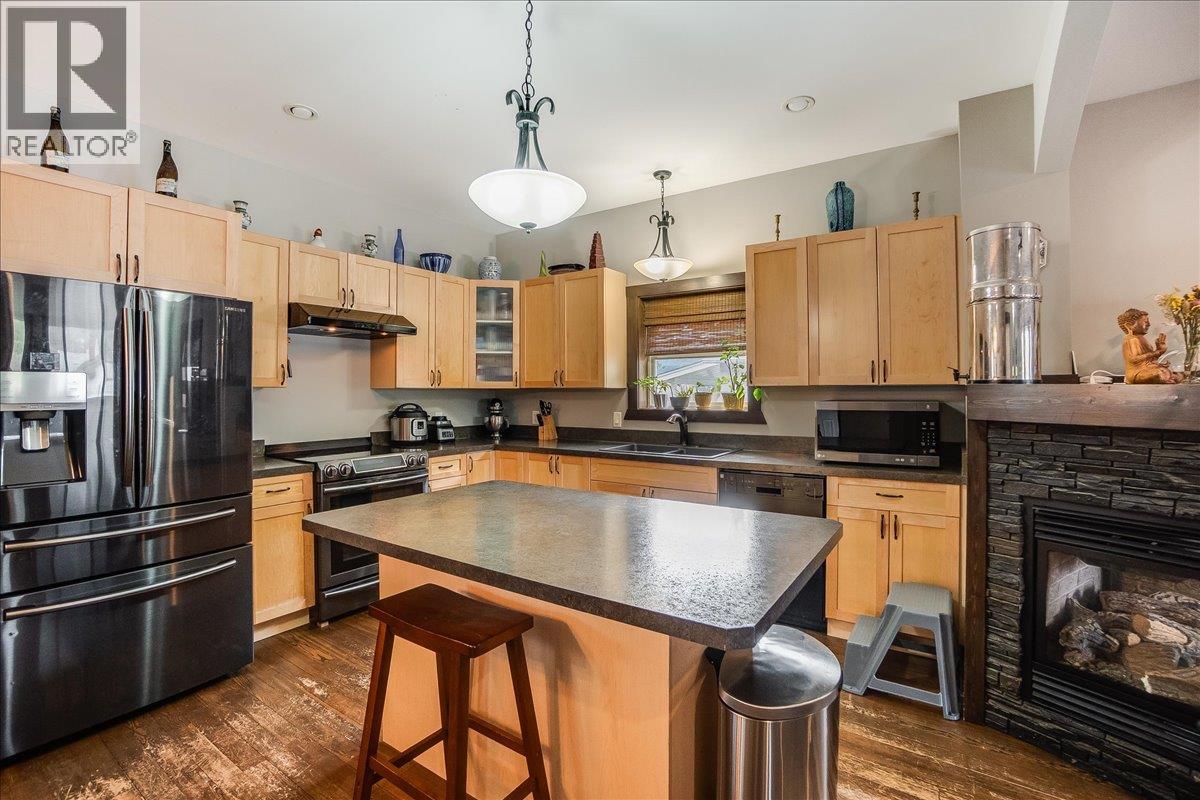 704 Fell Street, Nelson, British Columbia  V1l 3M9 - Photo 16 - 10382311