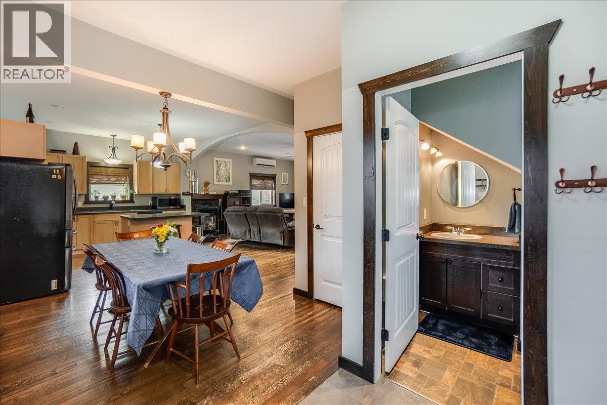 704 Fell Street, Nelson, British Columbia  V1l 3M9 - Photo 17 - 10382311