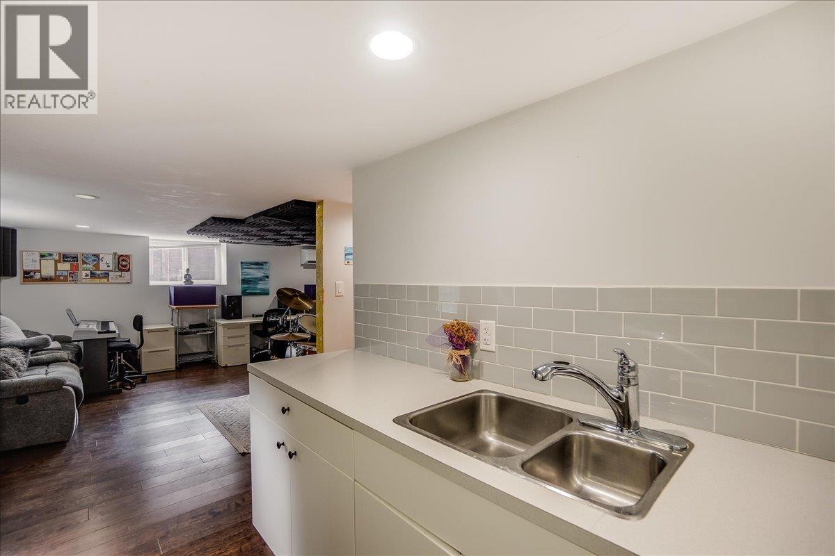 704 Fell Street, Nelson, British Columbia  V1l 3M9 - Photo 37 - 10382311