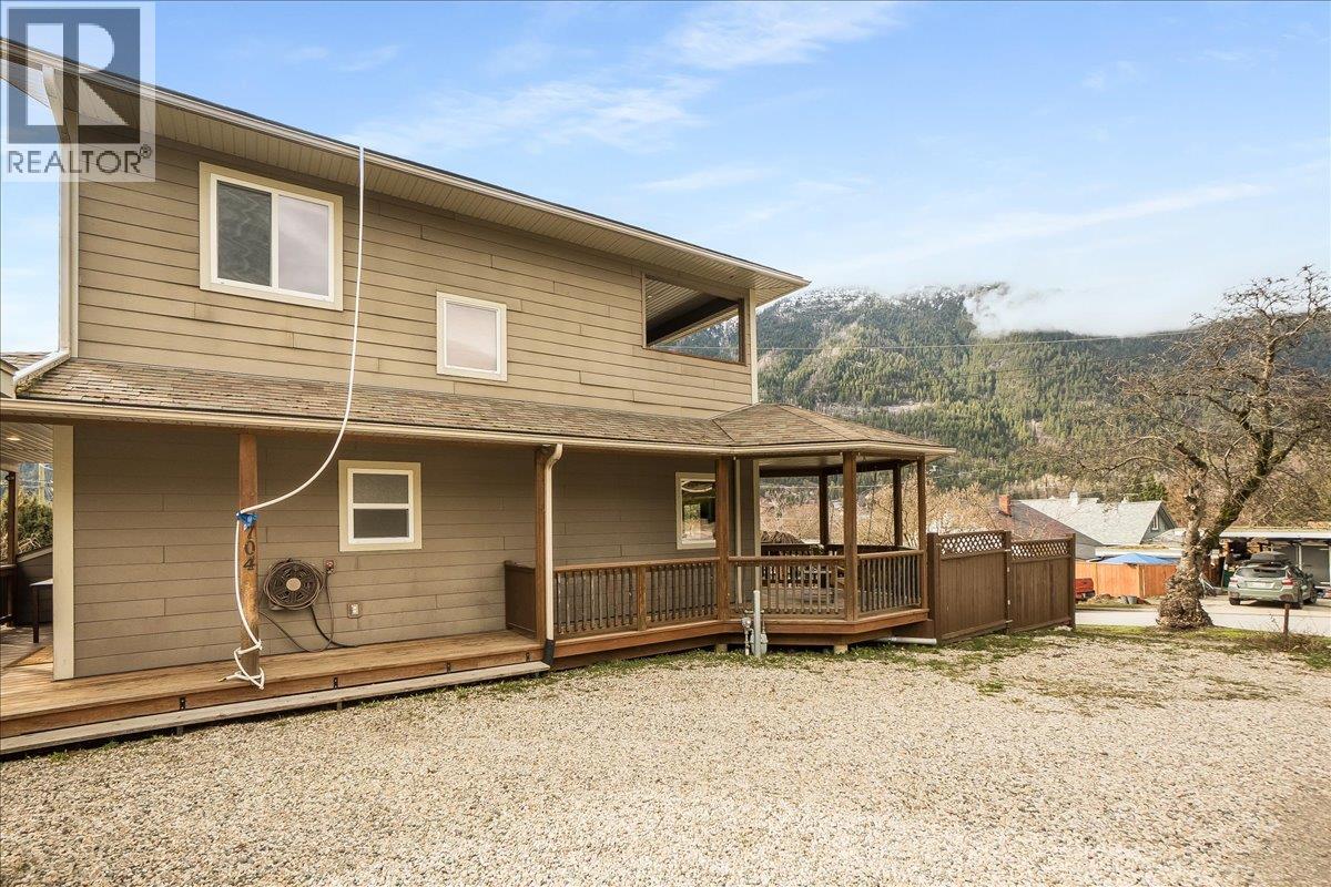 704 Fell Street, Nelson, British Columbia  V1l 3M9 - Photo 8 - 10382311