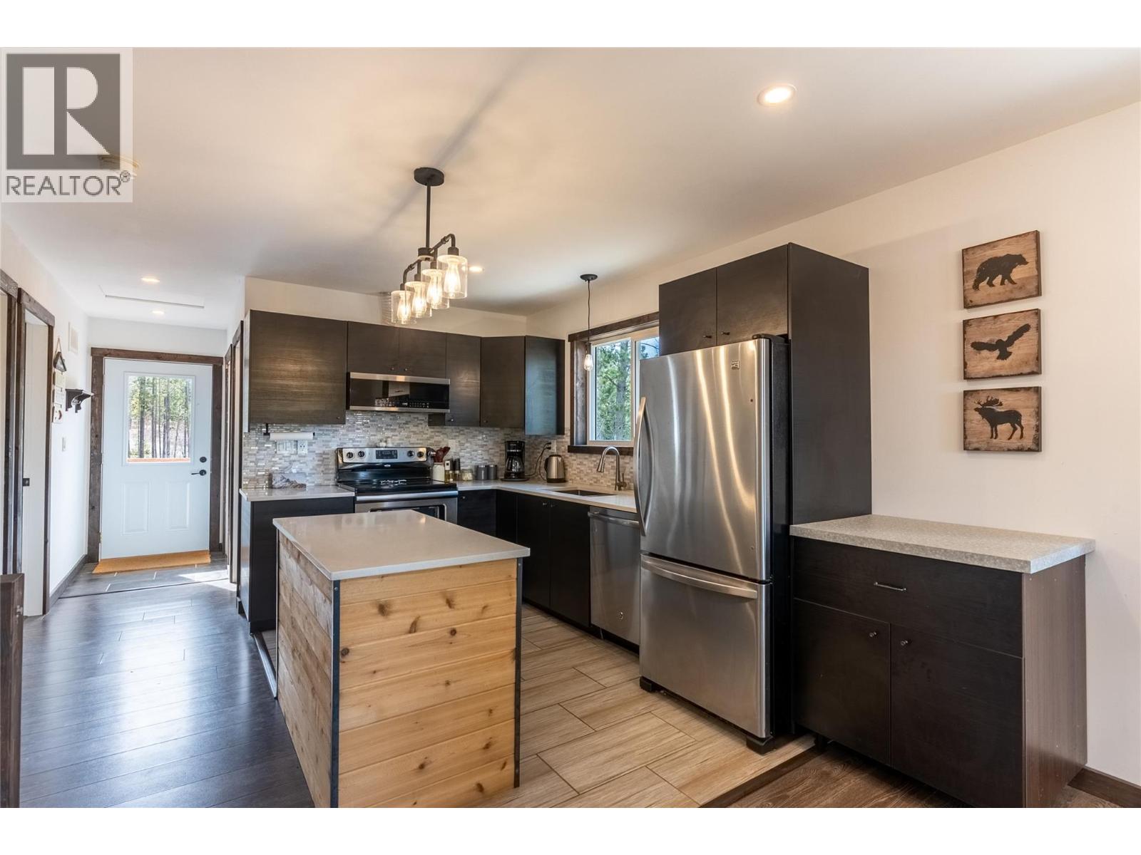 3888 Lookout Drive, Kamloops, British Columbia  V1S 1Y8 - Photo 7 - 10382612