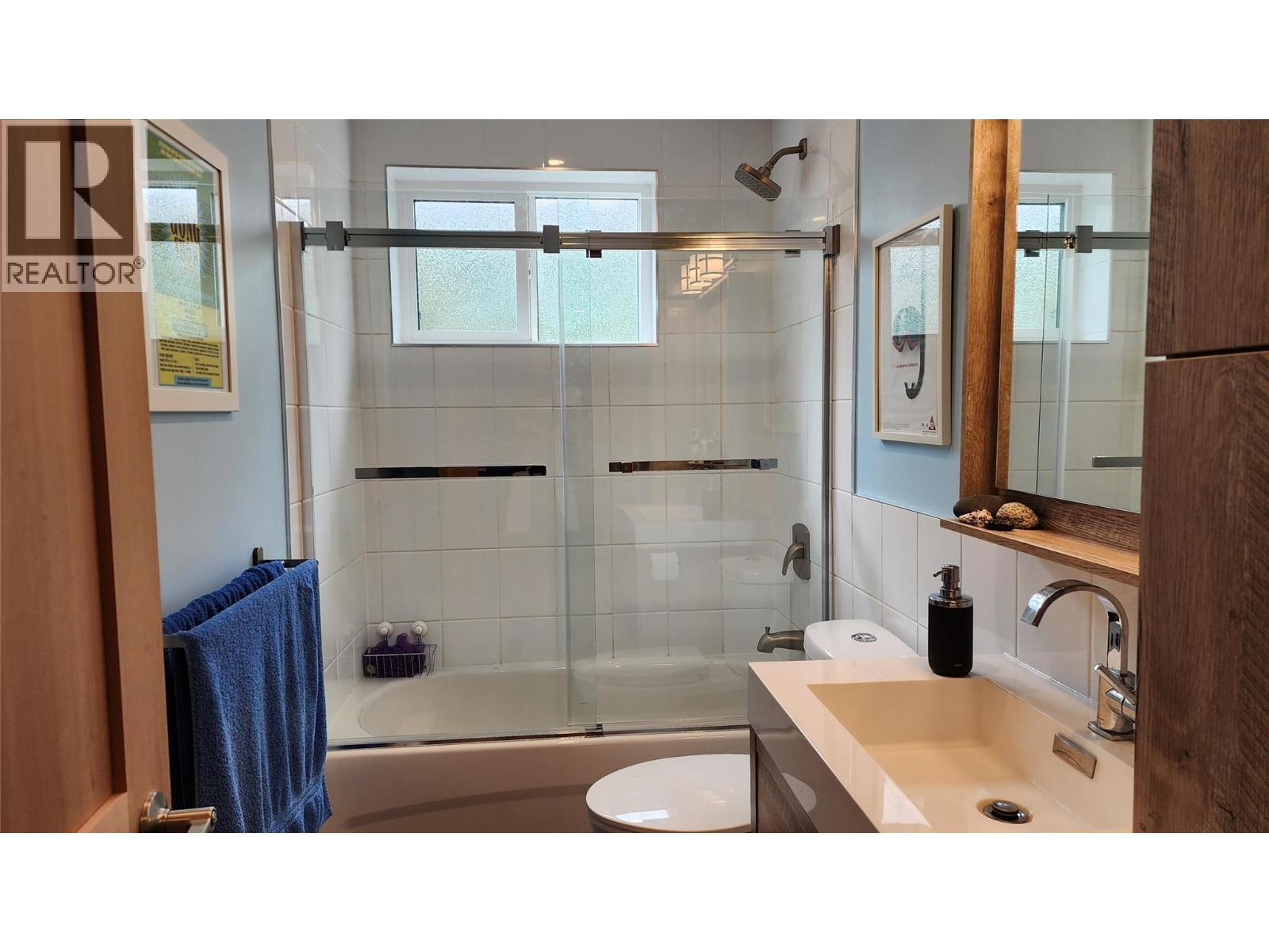 1675 Leroi Avenue, Rossland, British Columbia  V0G 1Y0 - Photo 25 - 10382537