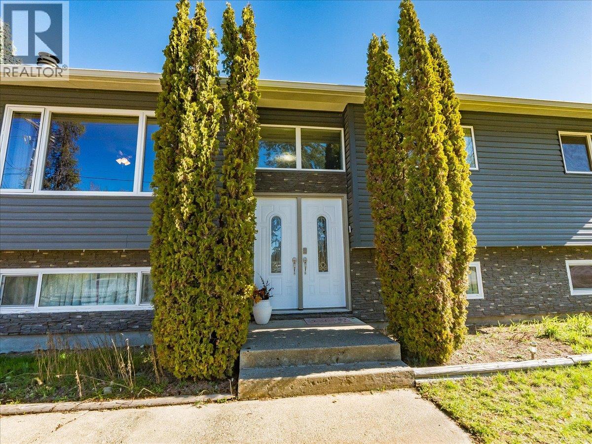 86 Bluebird Road, Fruitvale, British Columbia  V0G 1L1 - Photo 2 - 10382394