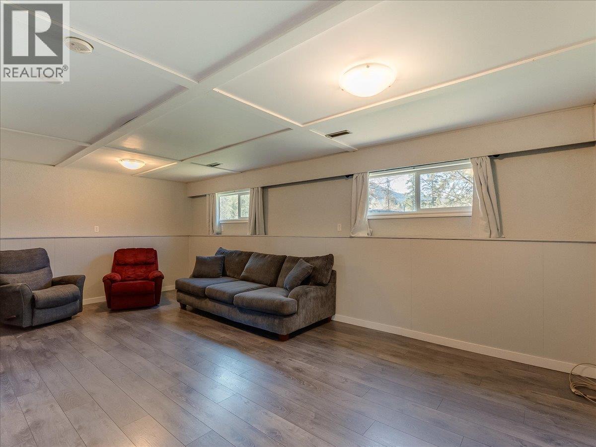 86 Bluebird Road, Fruitvale, British Columbia  V0G 1L1 - Photo 31 - 10382394