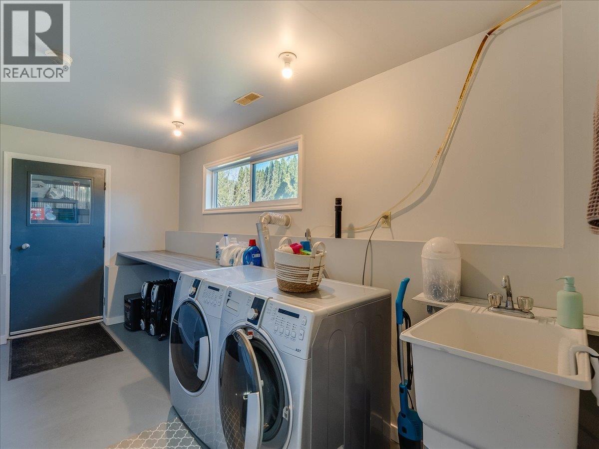 86 Bluebird Road, Fruitvale, British Columbia  V0G 1L1 - Photo 37 - 10382394