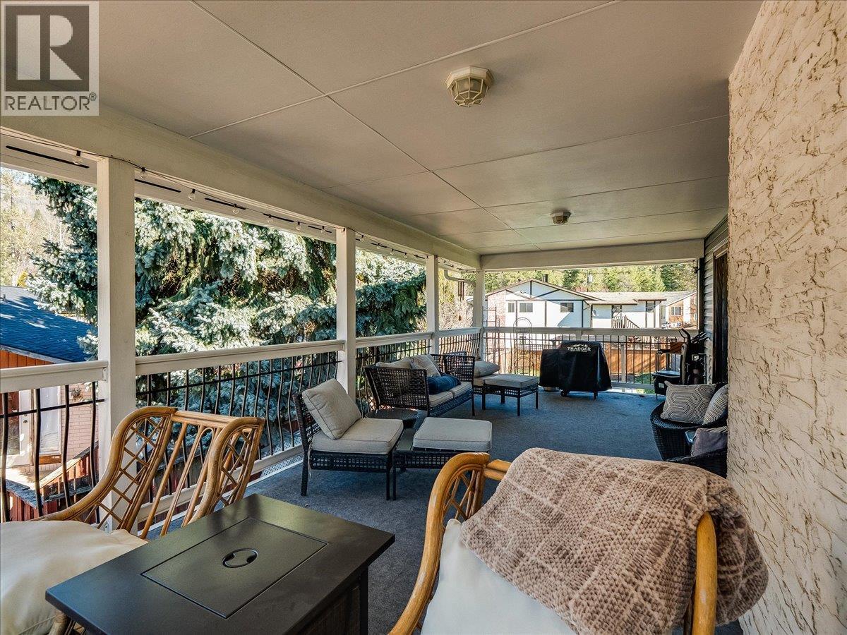 86 Bluebird Road, Fruitvale, British Columbia  V0G 1L1 - Photo 47 - 10382394