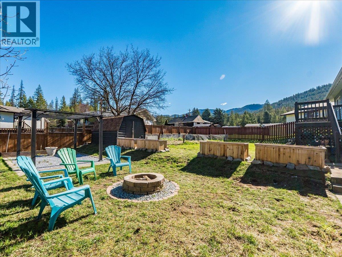 86 Bluebird Road, Fruitvale, British Columbia  V0G 1L1 - Photo 50 - 10382394