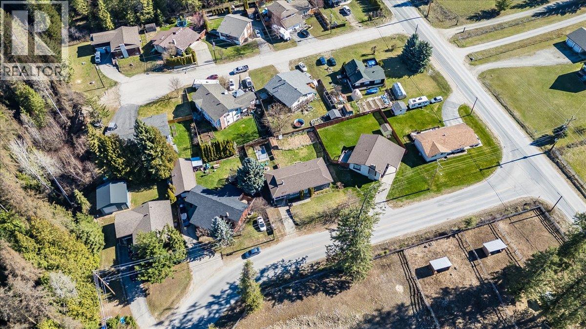 86 Bluebird Road, Fruitvale, British Columbia  V0G 1L1 - Photo 67 - 10382394