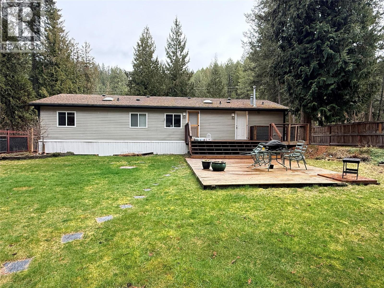 2135 Hunter Frontage Road, Christina Lake, British Columbia  V0H 1E2 - Photo 10 - 10382093