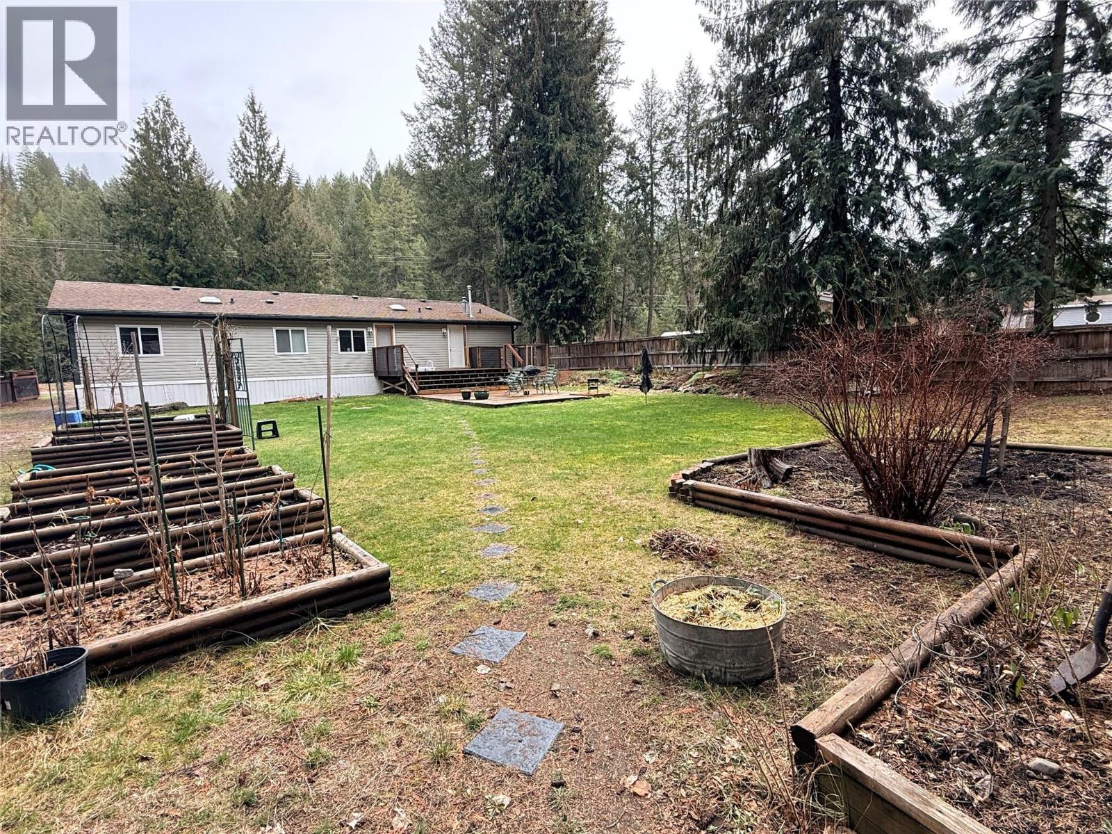 2135 Hunter Frontage Road, Christina Lake, British Columbia  V0H 1E2 - Photo 11 - 10382093