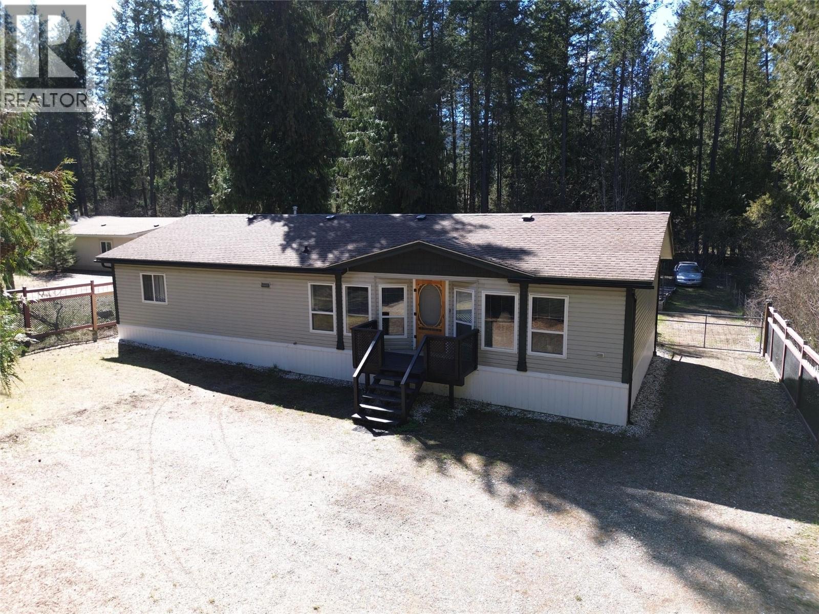 2135 Hunter Frontage Road, Christina Lake, British Columbia  V0H 1E2 - Photo 2 - 10382093