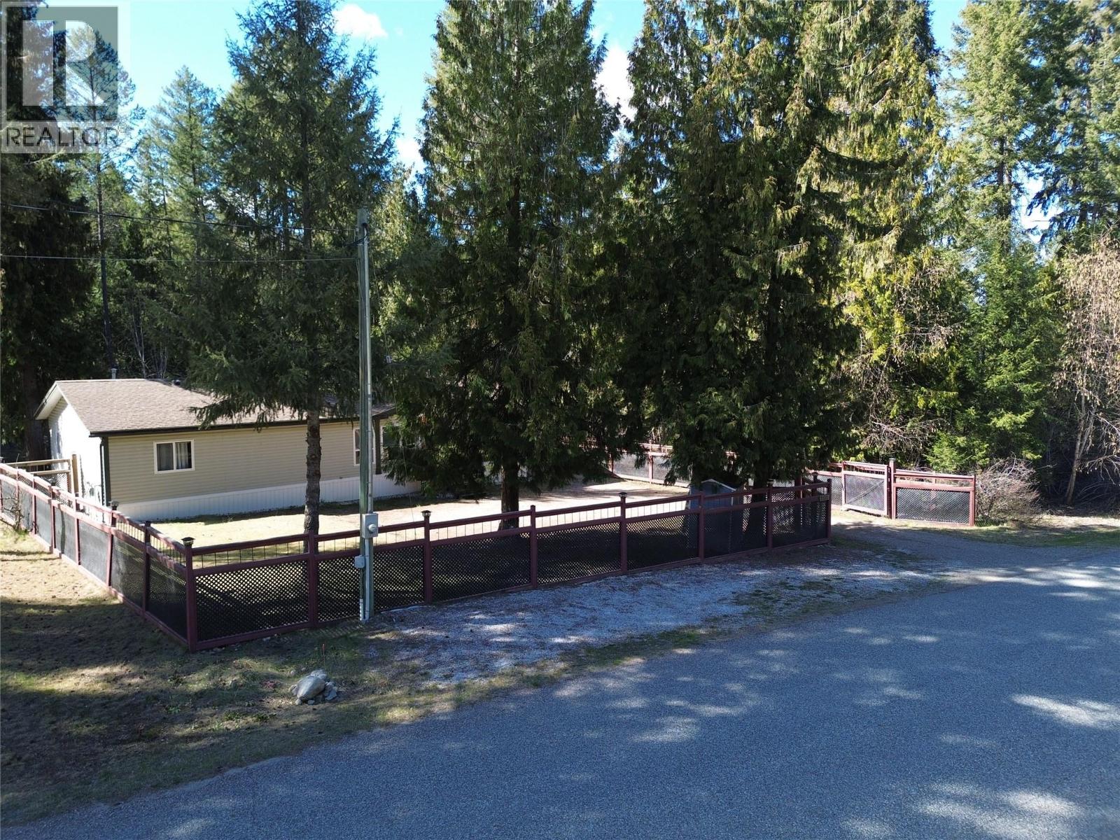 2135 Hunter Frontage Road, Christina Lake, British Columbia  V0H 1E2 - Photo 4 - 10382093