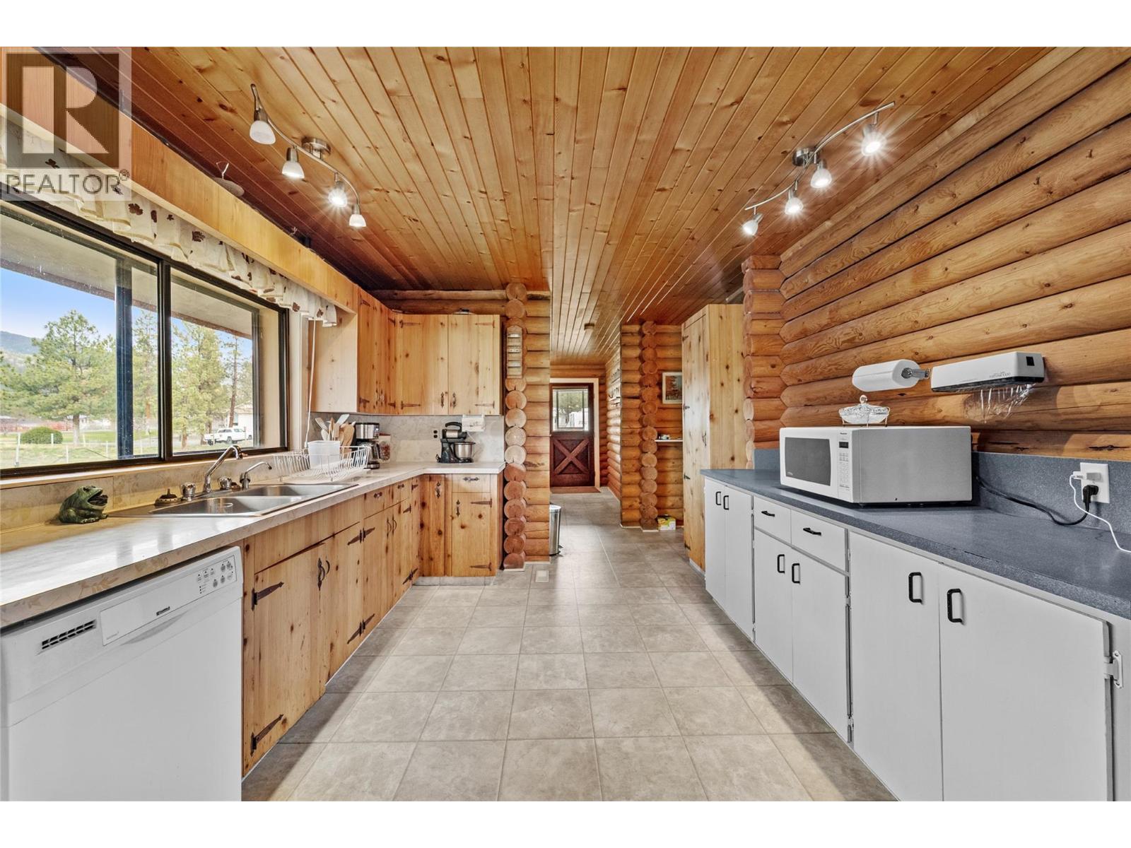 2536 Kinvig Street, Merritt, British Columbia  V0K 1Y0 - Photo 10 - 10382723