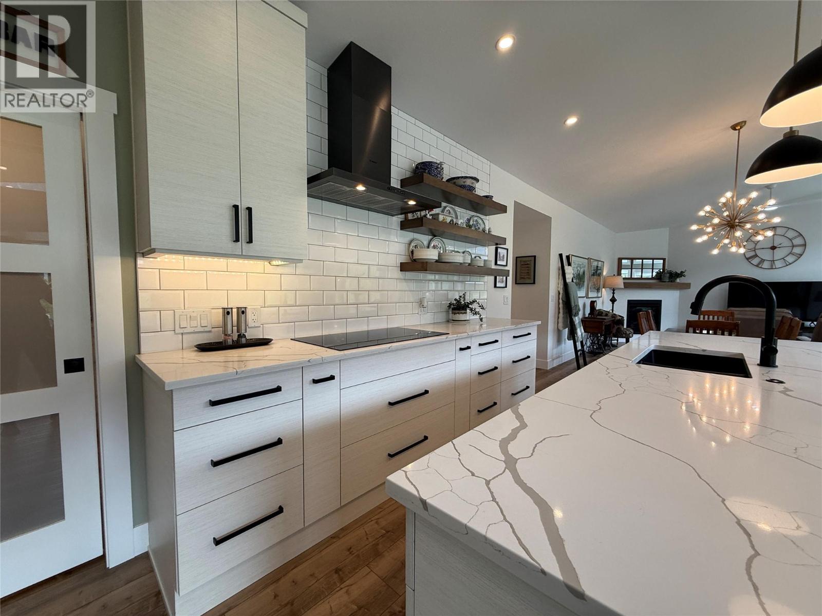 4962 Riverside Drive, Fairmont Hot Springs, British Columbia  V0B 1L1 - Photo 4 - 10382581