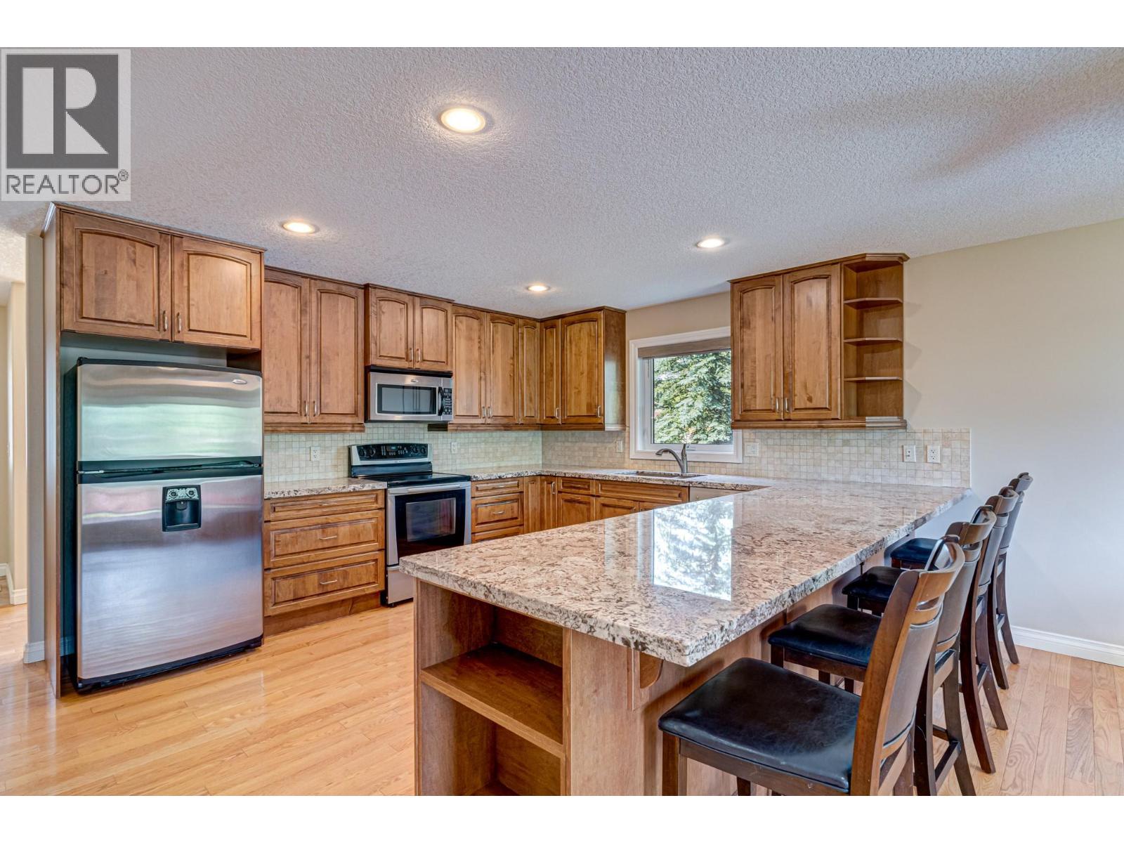 5 Caledonia Place, Elkford, British Columbia  V0B 1H0 - Photo 10 - 10382045