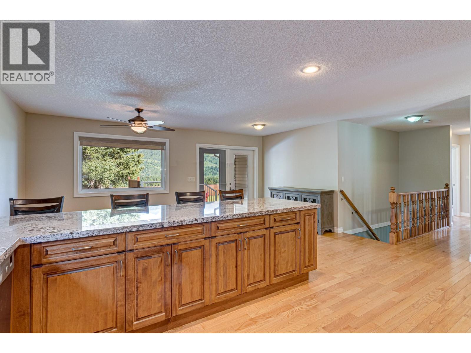 5 Caledonia Place, Elkford, British Columbia  V0B 1H0 - Photo 12 - 10382045