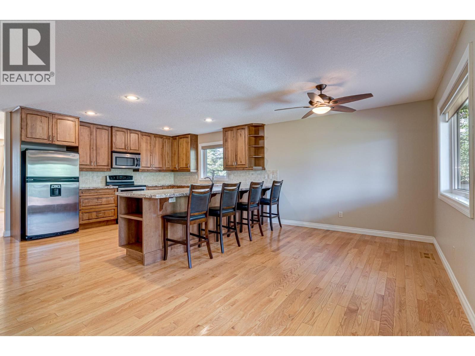 5 Caledonia Place, Elkford, British Columbia  V0B 1H0 - Photo 15 - 10382045