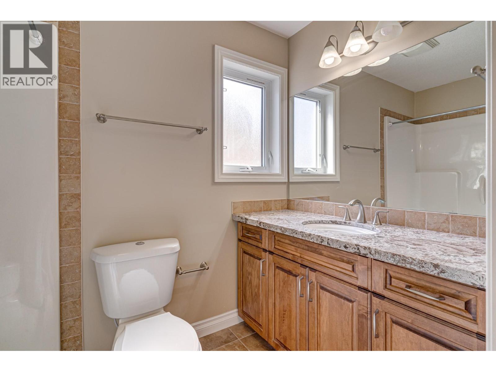 5 Caledonia Place, Elkford, British Columbia  V0B 1H0 - Photo 26 - 10382045