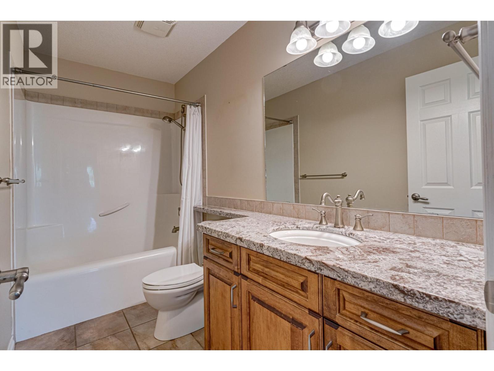 5 Caledonia Place, Elkford, British Columbia  V0B 1H0 - Photo 27 - 10382045